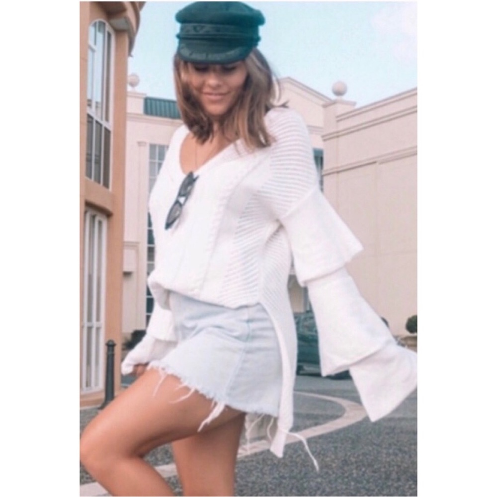 • LAST • Runaway The Label Cloud Nine Sweater - Picture 4 of 8